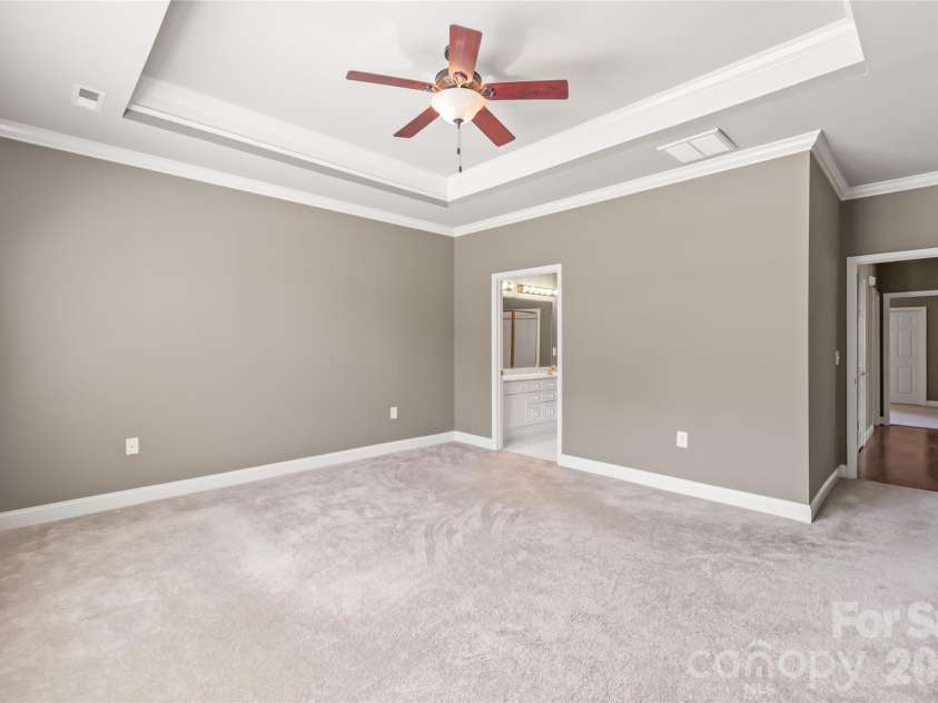 13440 Mint Lake Drive, Matthews, NC 28105.  MLS# CAR4366761, YatesRealty ID 9772. 