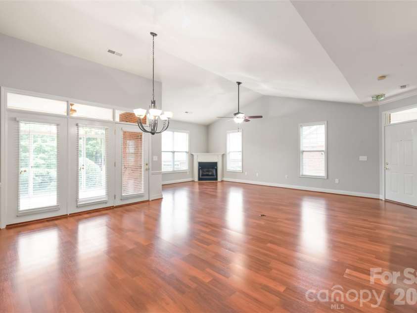13440 Mint Lake Drive, Matthews, NC 28105.  MLS# CAR4366761, YatesRealty ID 9772. 