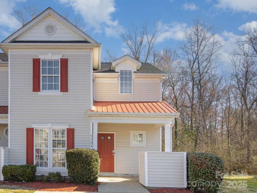 1751 Holliford Court, Charlotte, NC 28215.  MLS# CAR4227714, YatesRealty ID 9772. 1751 Holliford Court