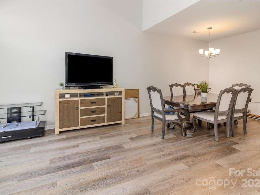 1751 Holliford Court, Charlotte, NC 28215.  MLS# CAR4227714, YatesRealty ID 9772. 