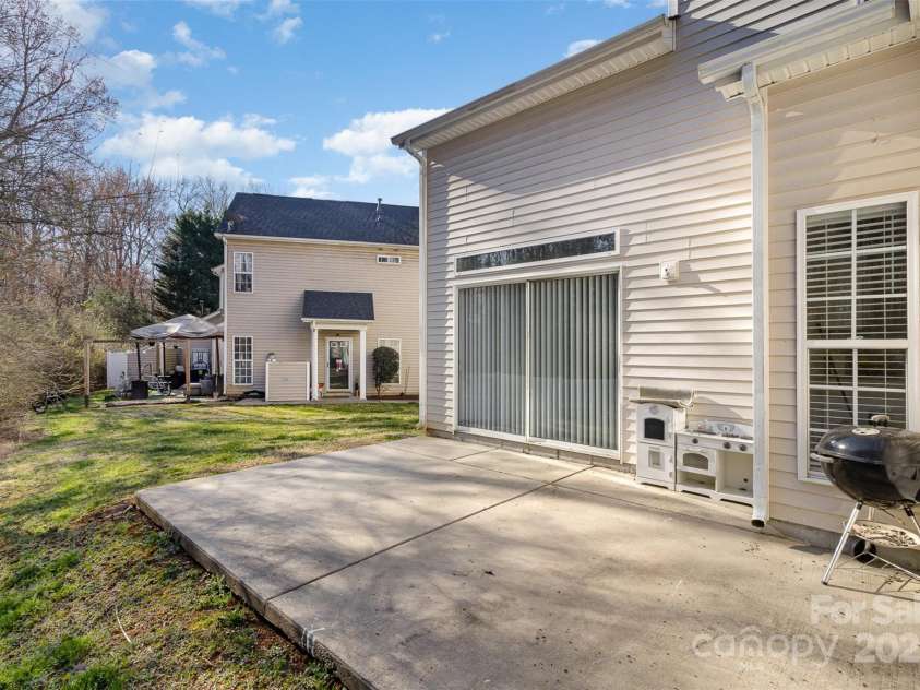 1751 Holliford Court, Charlotte, NC 28215.  MLS# CAR4227714, YatesRealty ID 9772. 