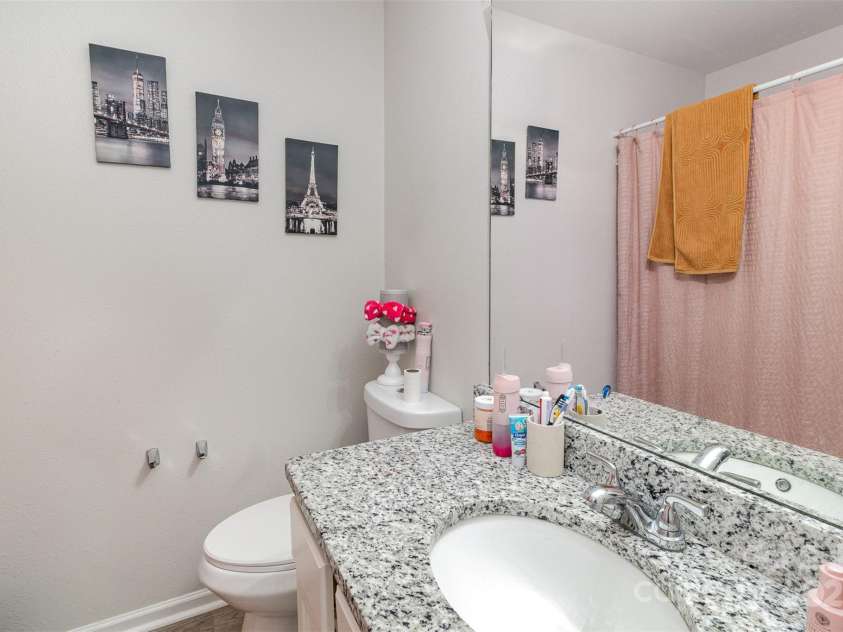1751 Holliford Court, Charlotte, NC 28215.  MLS# CAR4227714, YatesRealty ID 9772. Full Bathroom - Upstairs