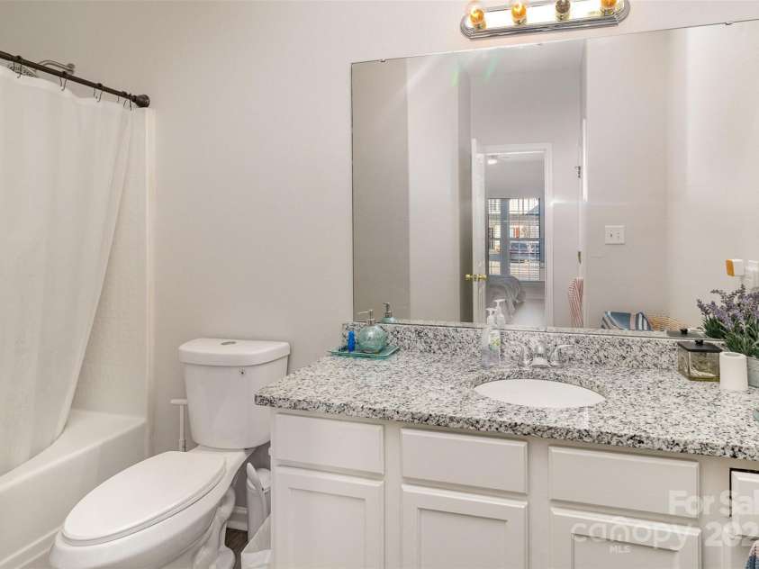 1751 Holliford Court, Charlotte, NC 28215.  MLS# CAR4227714, YatesRealty ID 9772. Primary - Full Bathroom