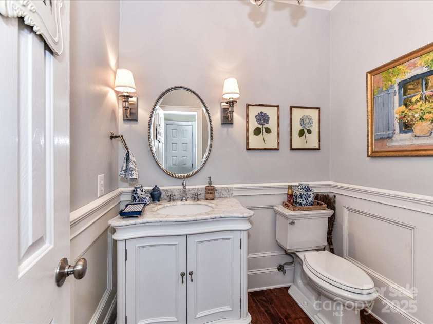 14629 Jockeys Ridge Drive, Charlotte, NC 28277.  MLS# CAR4218367, YatesRealty ID 9774. 1st floor Powder Room