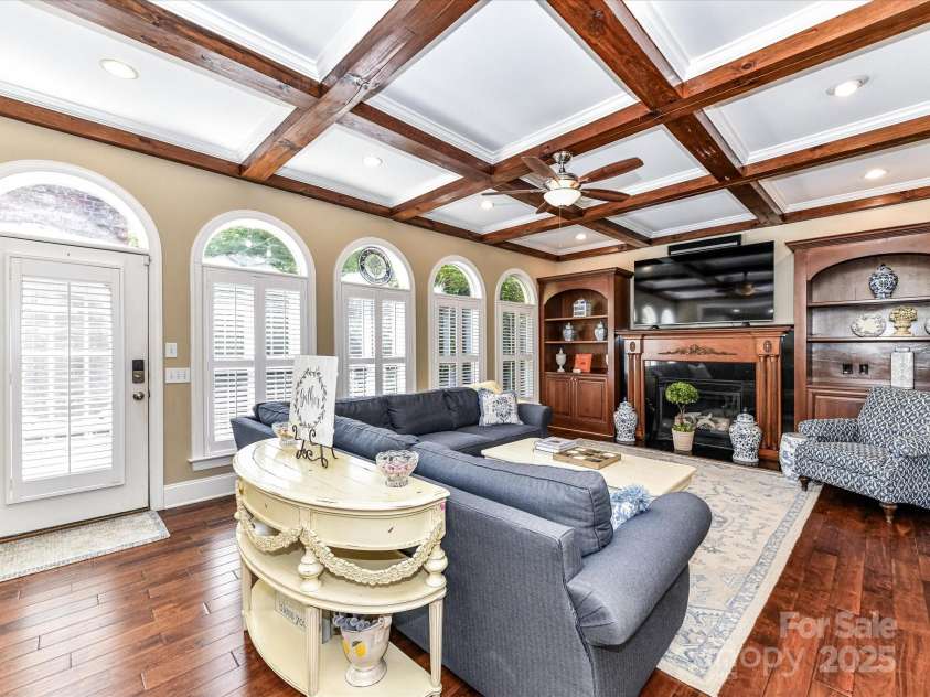 14629 Jockeys Ridge Drive, Charlotte, NC 28277.  MLS# CAR4218367, YatesRealty ID 9774. Family Room