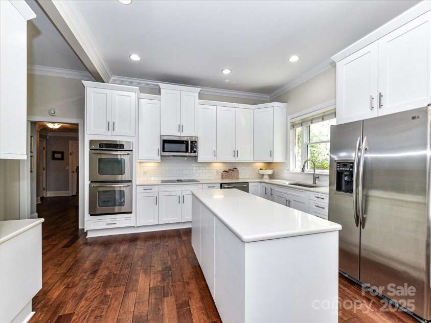 14629 Jockeys Ridge Drive, Charlotte, NC 28277.  MLS# CAR4218367, YatesRealty ID 9774. Kitchen