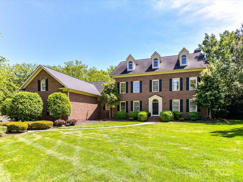 14629 Jockeys Ridge Drive, Charlotte, NC 28277.  MLS# CAR4218367, YatesRealty ID 9774. Welcome Home