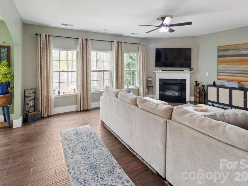 4873 Samuel Pinckney Drive, Belmont, NC 28012.  MLS# CAR4364374, YatesRealty ID 9774. 
