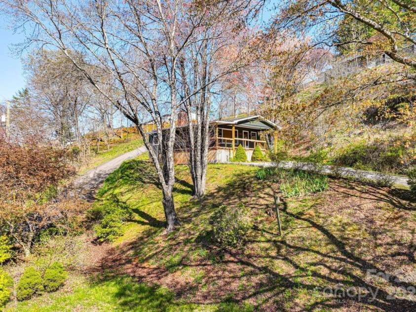 1152 South River Road, Sylva, NC 28779.  MLS# CAR4228594, YatesRealty ID 9776. 