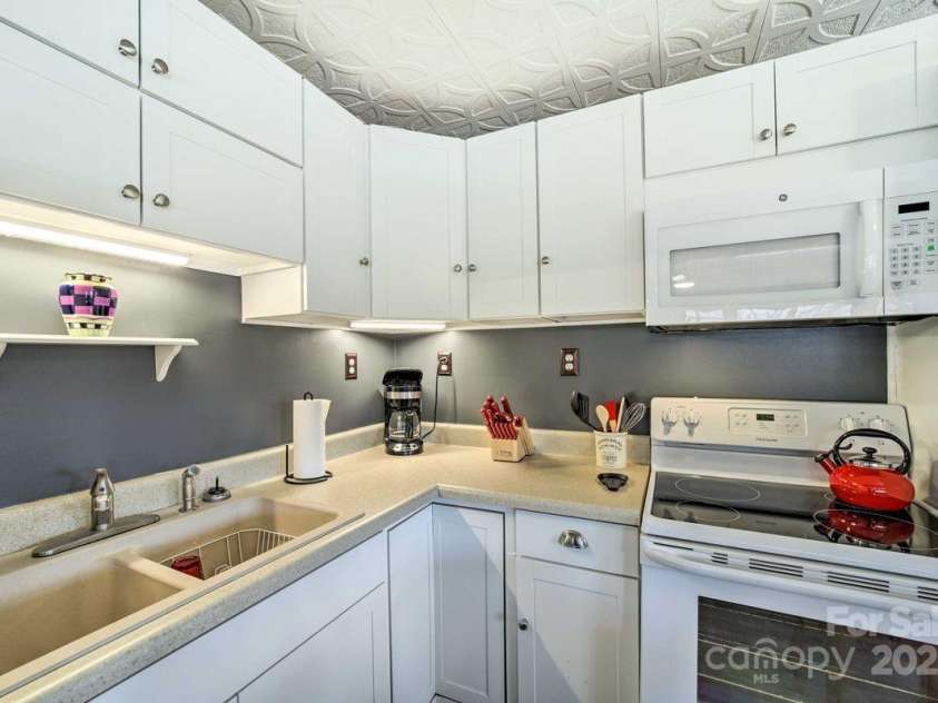 1152 South River Road, Sylva, NC 28779.  MLS# CAR4228594, YatesRealty ID 9776. 