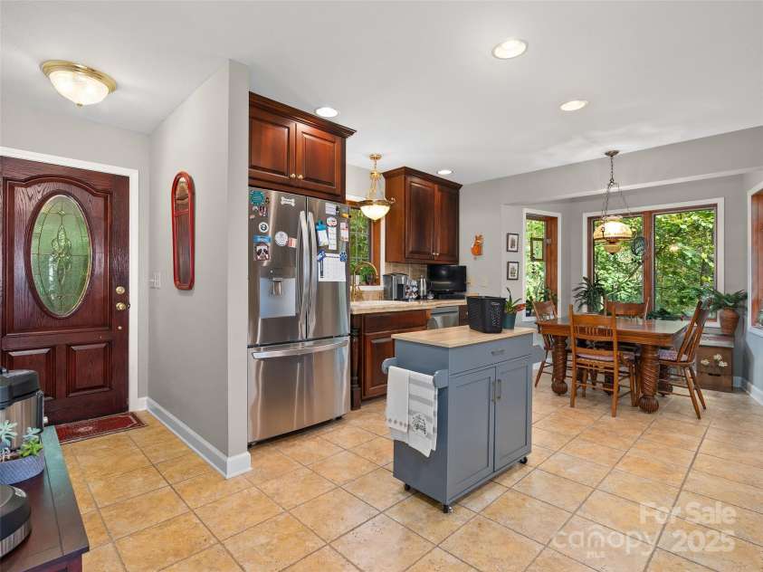 195 Simpson Lane, Maggie Valley, NC 28751.  MLS# CAR4312232, YatesRealty ID 978. 