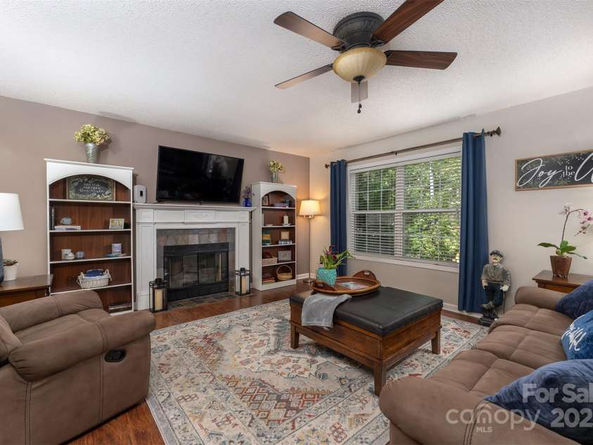 26 Foxberry Drive, Arden, NC 28704.  MLS# CAR4325945, YatesRealty ID 978. Living Room. 