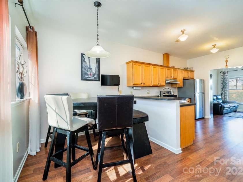 3 Penley Avenue, Asheville, NC 28804.  MLS# CAR4241711, YatesRealty ID 9780. 