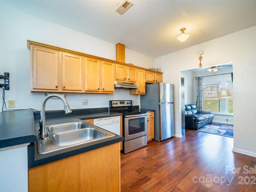 3 Penley Avenue, Asheville, NC 28804.  MLS# CAR4241711, YatesRealty ID 9780. 