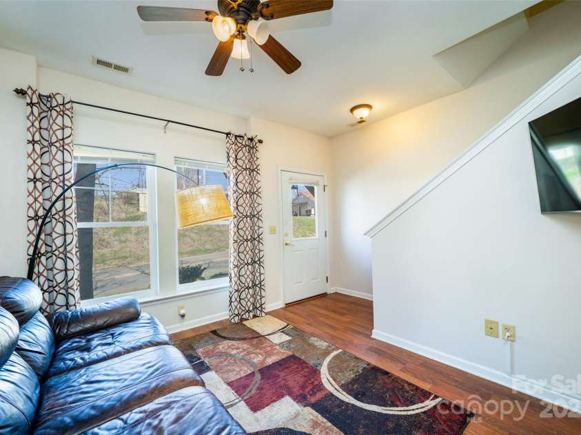 3 Penley Avenue, Asheville, NC 28804.  MLS# CAR4241711, YatesRealty ID 9780. 