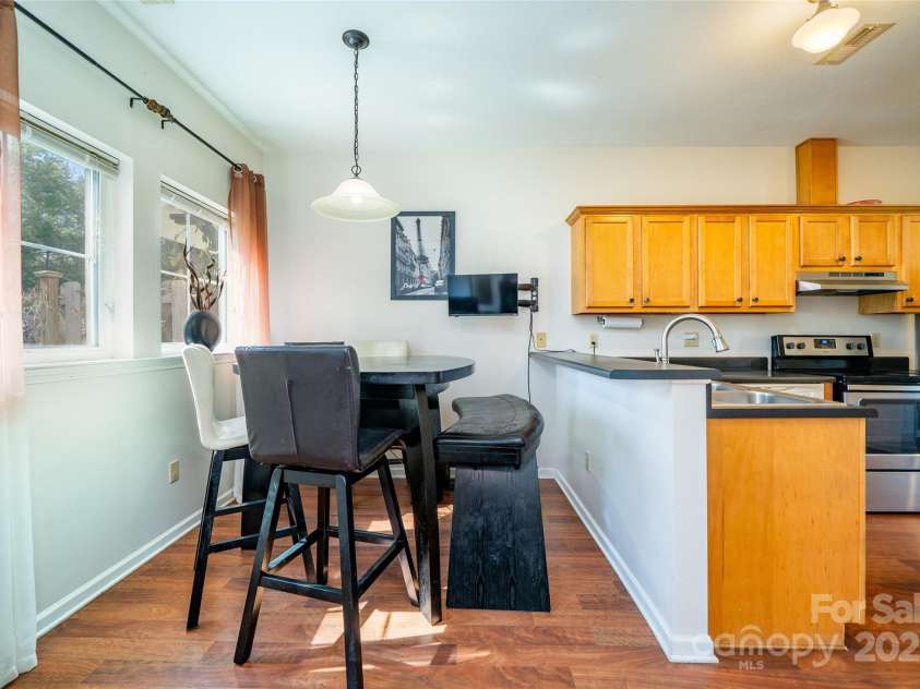 3 Penley Avenue, Asheville, NC 28804.  MLS# CAR4241711, YatesRealty ID 9780. 