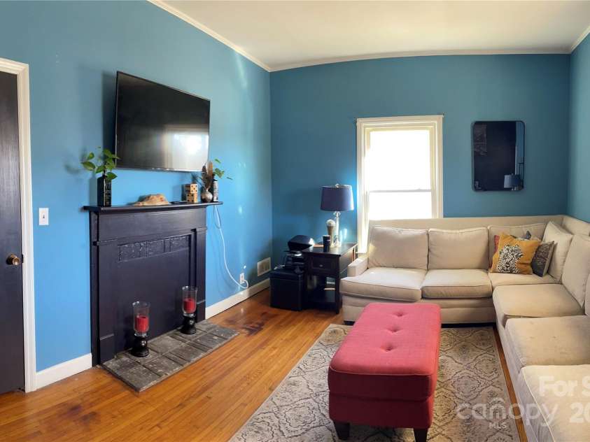 8508 Colgate Circle, Charlotte, NC 28214.  MLS# CAR4221366, YatesRealty ID 9781. 