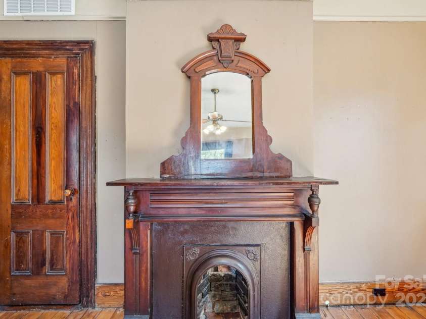 404 Kerr Street, Salisbury, NC 28144.  MLS# CAR4130519, YatesRealty ID 9782. 