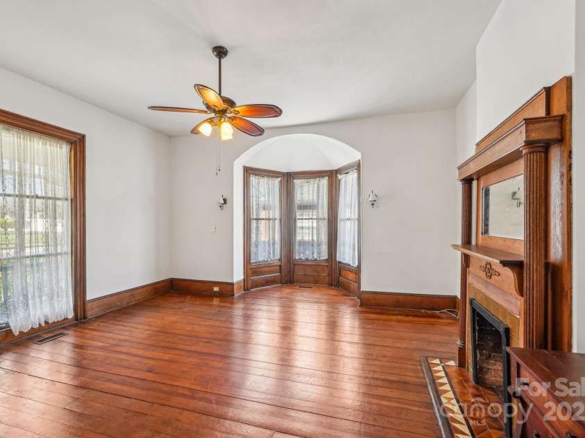 404 Kerr Street, Salisbury, NC 28144.  MLS# CAR4130519, YatesRealty ID 9782. Parlor