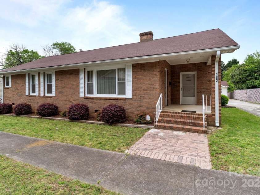 182 Ryan Street, Salisbury, NC 28144.  MLS# CAR4247848, YatesRealty ID 9784. 