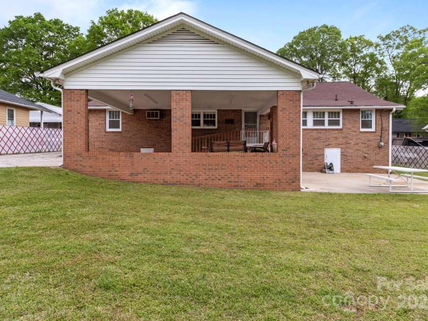 182 Ryan Street, Salisbury, NC 28144.  MLS# CAR4247848, YatesRealty ID 9784. 