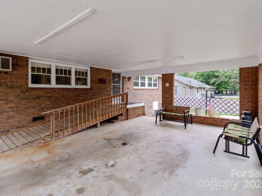182 Ryan Street, Salisbury, NC 28144.  MLS# CAR4247848, YatesRealty ID 9784. 