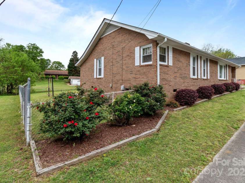 182 Ryan Street, Salisbury, NC 28144.  MLS# CAR4247848, YatesRealty ID 9784. 