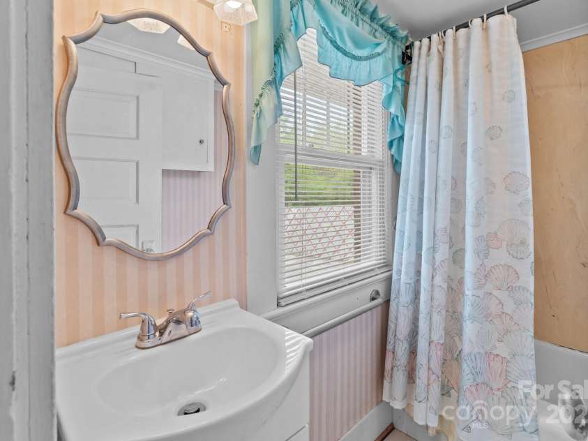 182 Ryan Street, Salisbury, NC 28144.  MLS# CAR4247848, YatesRealty ID 9784. 