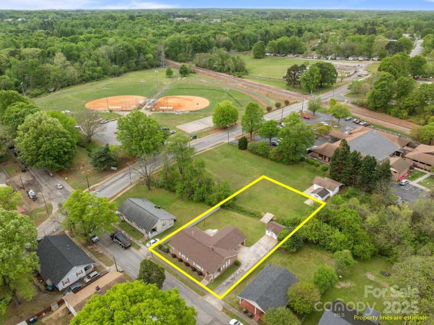 182 Ryan Street, Salisbury, NC 28144.  MLS# CAR4247848, YatesRealty ID 9784. 