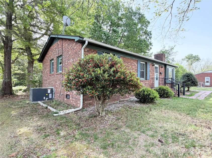 308 High Street, Rock Hill, SC 29730.  MLS# CAR4366502, YatesRealty ID 9785. 