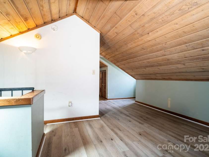6199 Timberlane Terrace, Hickory, NC 28601.  MLS# CAR4238241, YatesRealty ID 9786. 