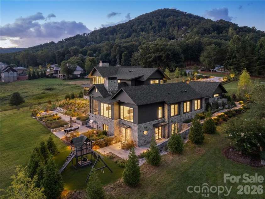214 Folkestone Lane, Arden, NC 28704.  MLS# CAR4359516, YatesRealty ID 9787. 