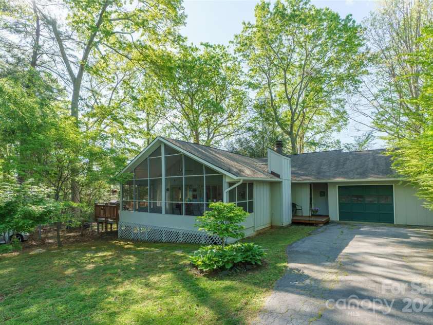 61 Ashcroft Place, Arden, NC 28704.  MLS# CAR4252321, YatesRealty ID 9787. 