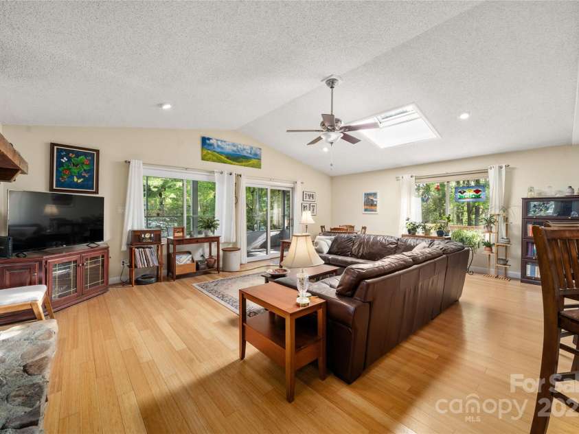61 Ashcroft Place, Arden, NC 28704.  MLS# CAR4252321, YatesRealty ID 9787. 