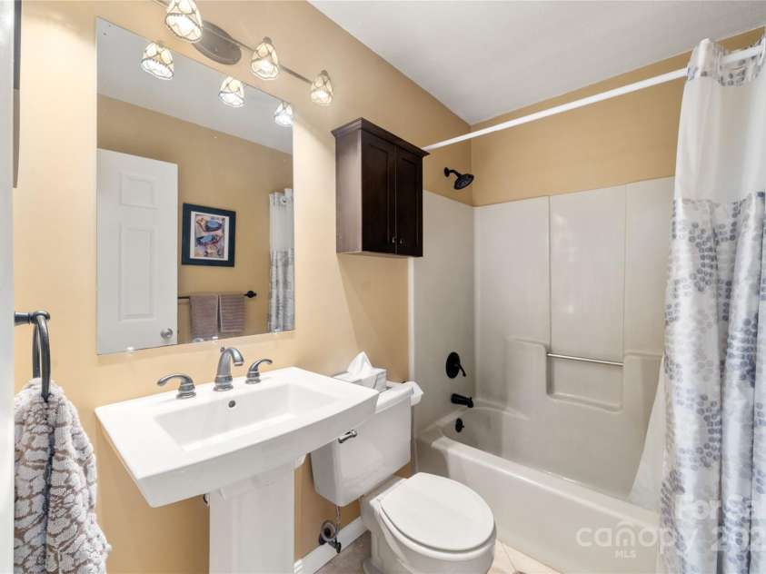 61 Ashcroft Place, Arden, NC 28704.  MLS# CAR4252321, YatesRealty ID 9787. 