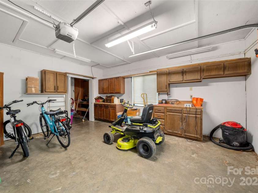 61 Ashcroft Place, Arden, NC 28704.  MLS# CAR4252321, YatesRealty ID 9787. 