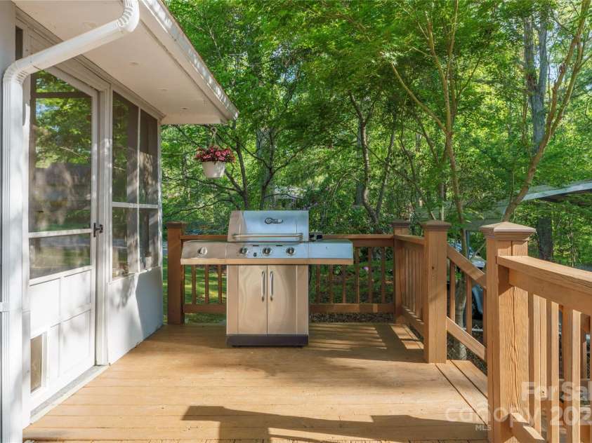61 Ashcroft Place, Arden, NC 28704.  MLS# CAR4252321, YatesRealty ID 9787. 