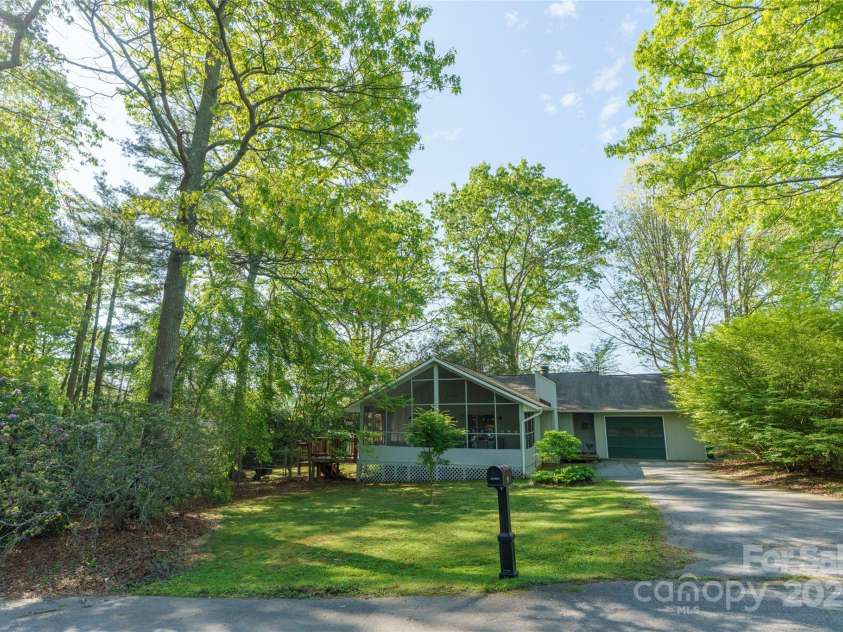61 Ashcroft Place, Arden, NC 28704.  MLS# CAR4252321, YatesRealty ID 9787. 