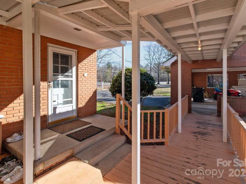 44339 Us 52 Highway, Richfield, NC 28137.  MLS# CAR4211349, YatesRealty ID 9788. 