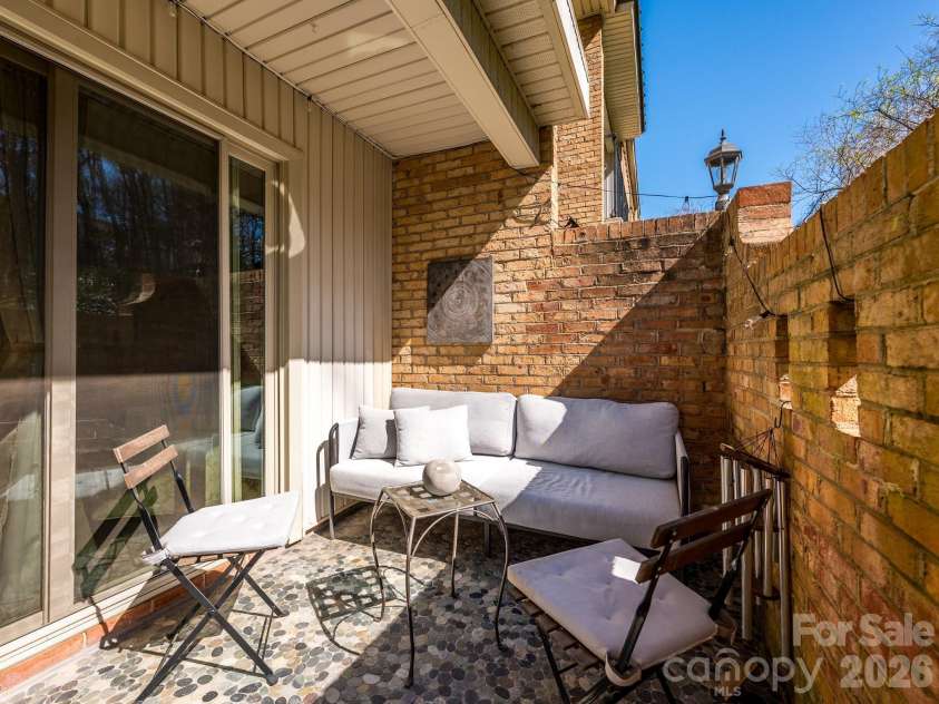 4743 Hedgemore Drive, Charlotte, NC 28209.  MLS# CAR4360990, YatesRealty ID 9789. 