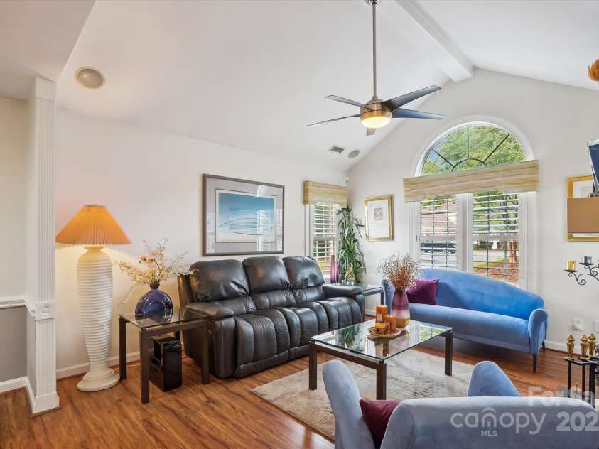 7444 Hurstbourne Green Drive, Charlotte, NC 28277.  MLS# CAR4245885, YatesRealty ID 9789. Family Room