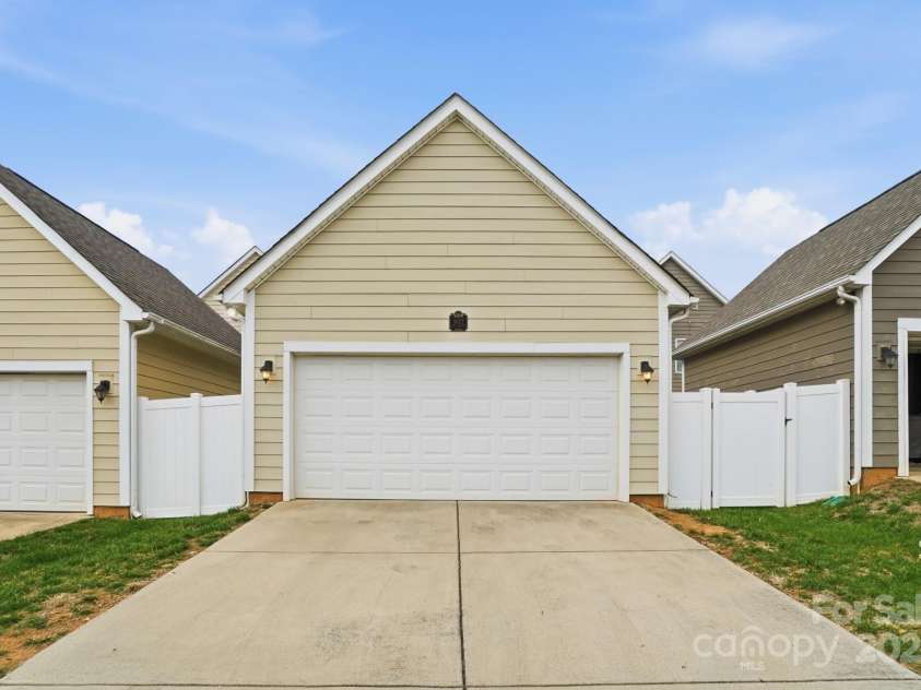 1012 Back Stretch Boulevard, Indian Trail, NC 28079.  MLS# CAR4325920, YatesRealty ID 979. 