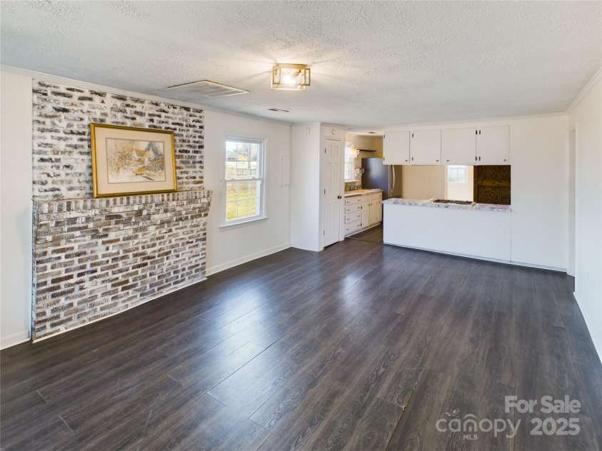 117 Mardon Lane, Statesville, NC 28677.  MLS# CAR4211771, YatesRealty ID 979. 