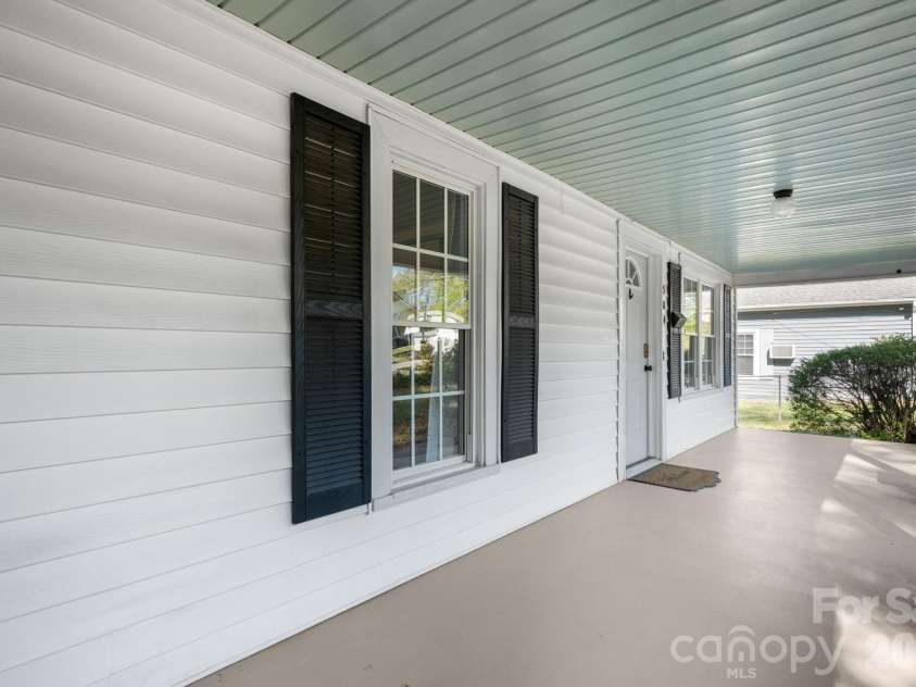 304 Garrou Avenue, Valdese, NC 28690.  MLS# CAR4367449, YatesRealty ID 9790. 