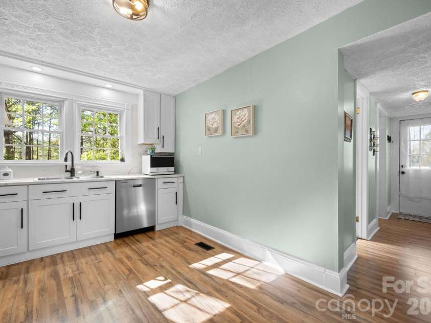 304 Garrou Avenue, Valdese, NC 28690.  MLS# CAR4367449, YatesRealty ID 9790. 