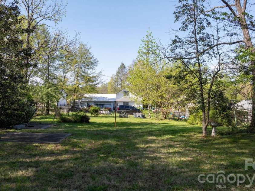 304 Garrou Avenue, Valdese, NC 28690.  MLS# CAR4367449, YatesRealty ID 9790. 