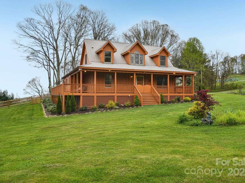 531 Pioneer Ridge Road, Canton, NC 28716.  MLS# CAR4249316, YatesRealty ID 9790. 