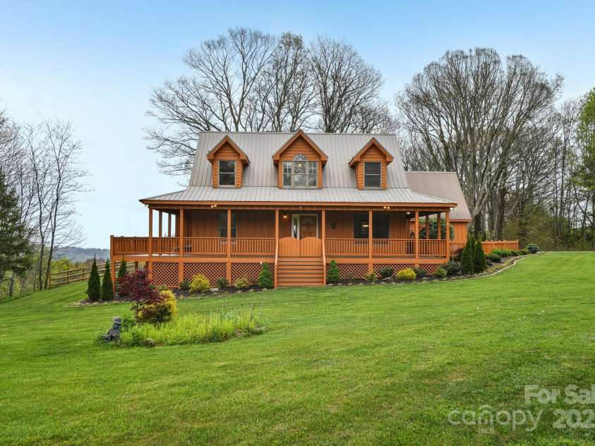 531 Pioneer Ridge Road, Canton, NC 28716.  MLS# CAR4249316, YatesRealty ID 9790. 