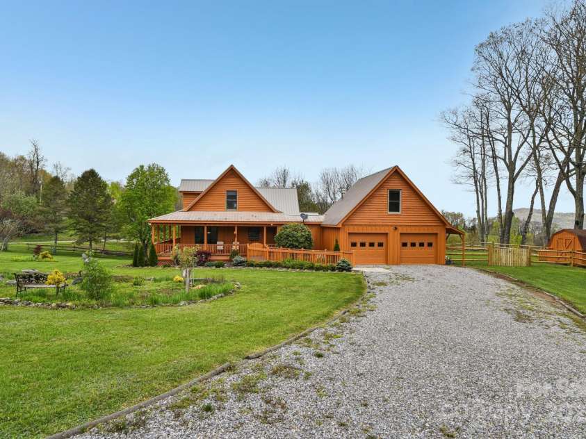 531 Pioneer Ridge Road, Canton, NC 28716.  MLS# CAR4249316, YatesRealty ID 9790. 