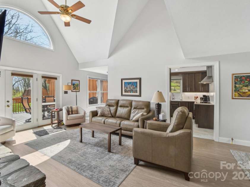 531 Pioneer Ridge Road, Canton, NC 28716.  MLS# CAR4249316, YatesRealty ID 9790. 